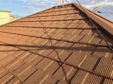 江戸川区　屋根カバー工事　耐久性に優れたセネターで雨漏り知らず！